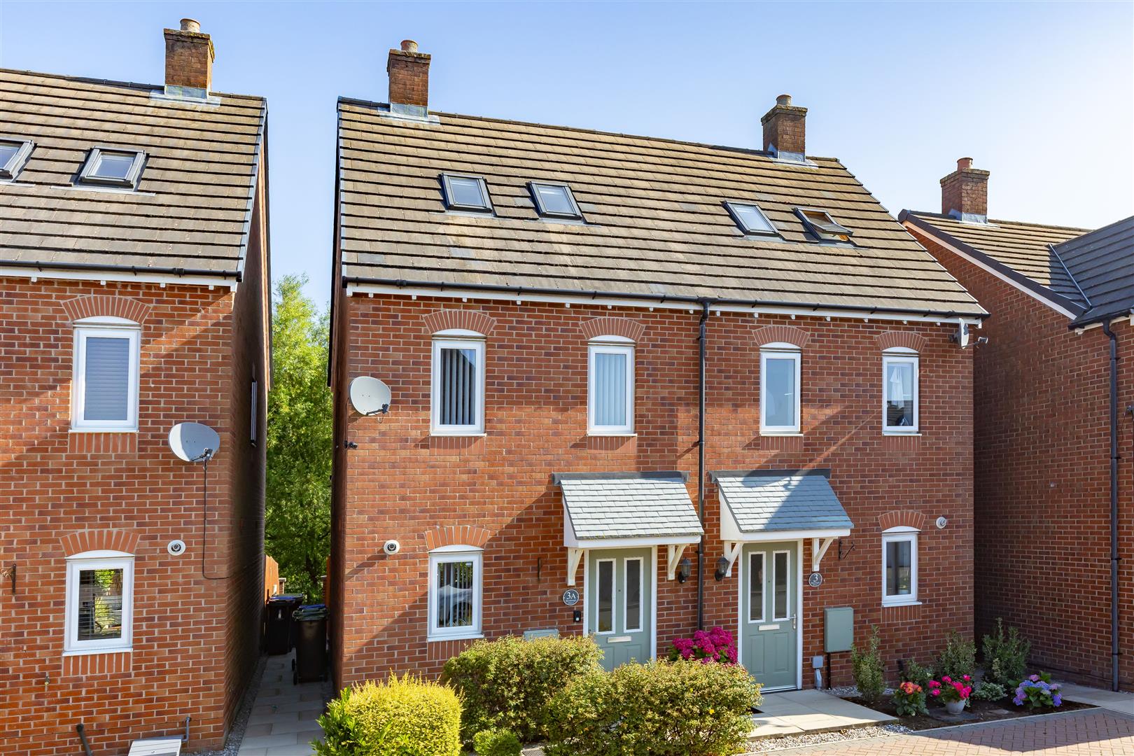 3 bed property in Bamburgh Drive, Chorley